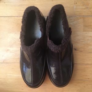 🚸#1 Comfortview brown loafers.